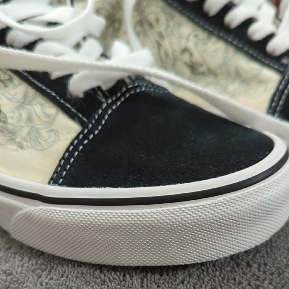 Vans Black and Cream Women's Sneakers - Picture 3 of 14